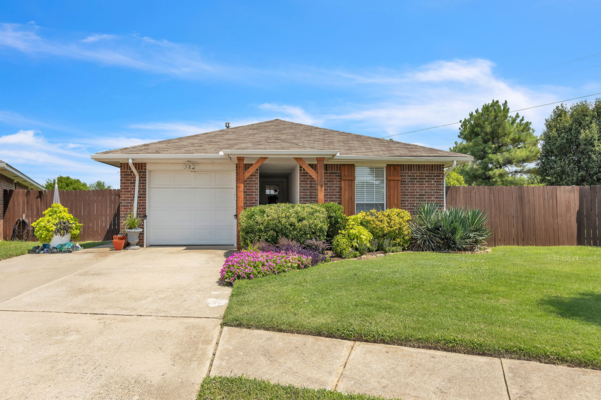 Bradford of Mustang Cottage